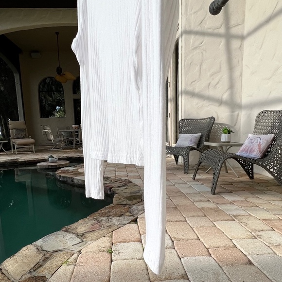 Long-Sleeve Cream Top - Picture 4 of 15